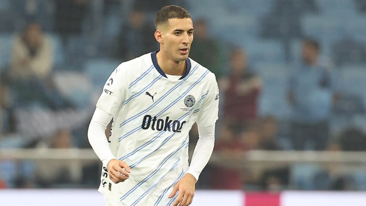 Fenerbahçe’de Mert Müldür’ün omzu çıktı