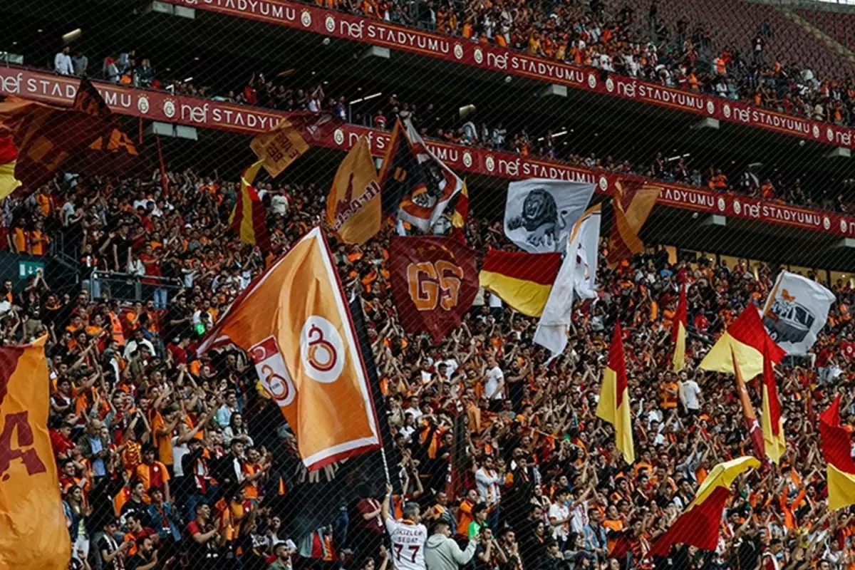 Yeni takımında da beğenilmedi! Galatasaraylıların gitti diye sevindiği futbolcu geri dönüyor